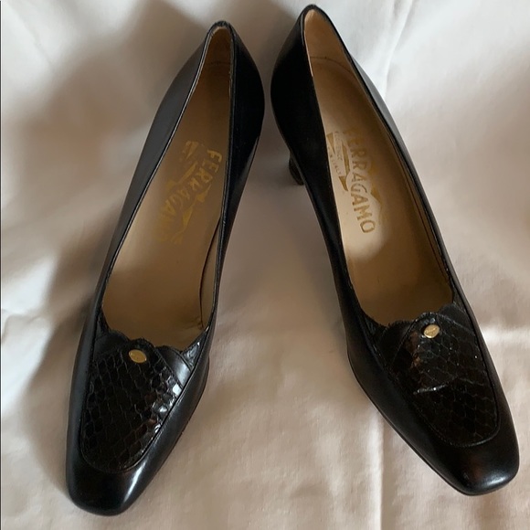 Salvatore Ferragamo women’s high heel pumps - Picture 5 of 8